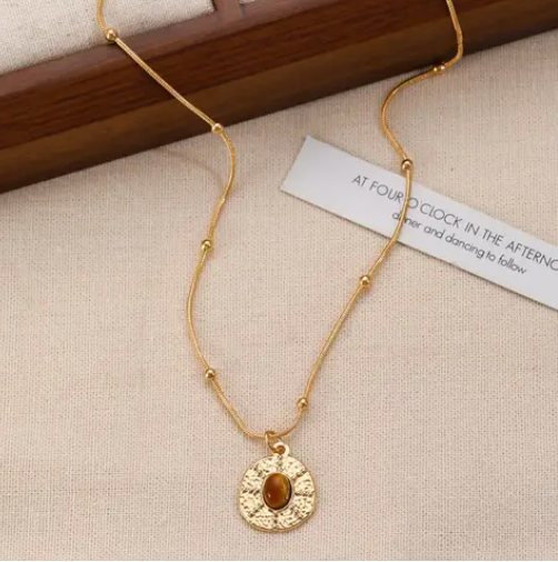 Sunstone Elegance - Goudkleurige ketting met hanger (5 stijlen)