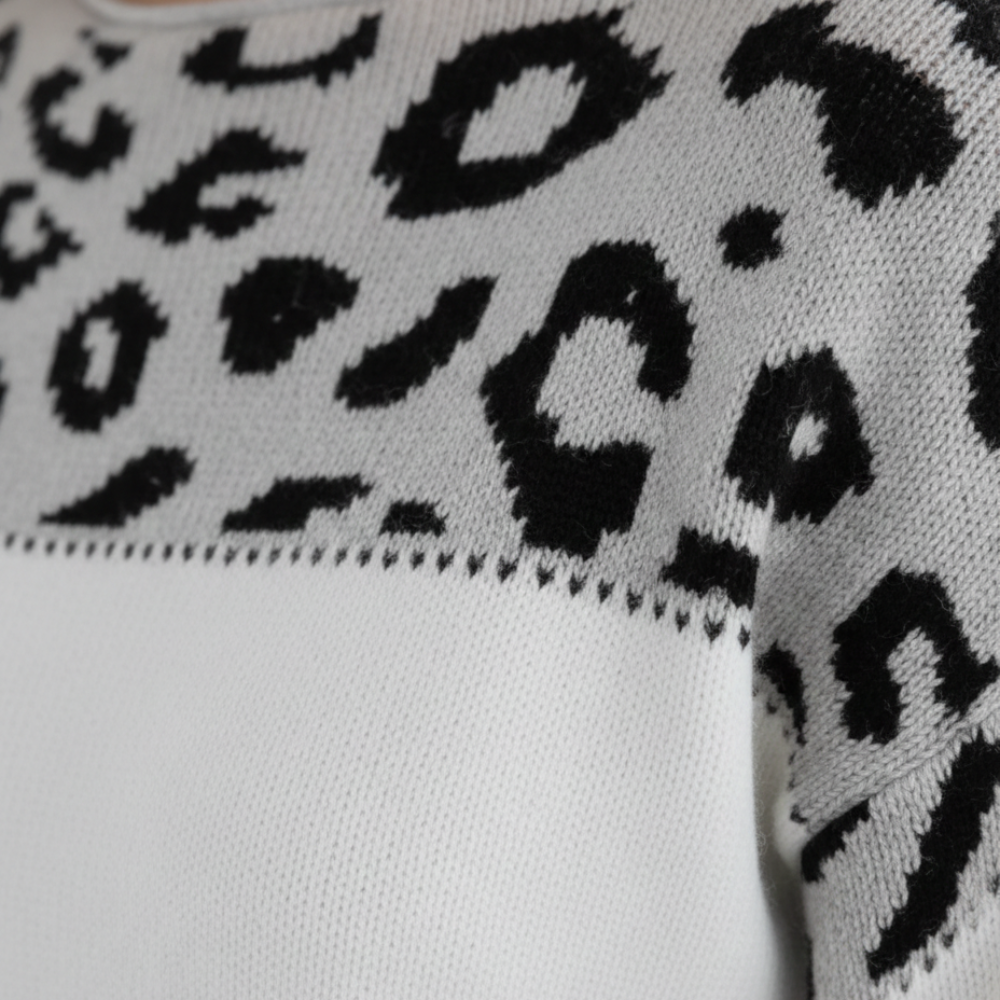 Zoë - Elegante en Comfortable Trui met Luipaardmotief
