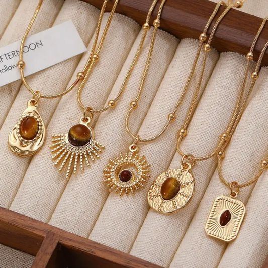 Sunstone Elegance - Goudkleurige ketting met hanger (5 stijlen)