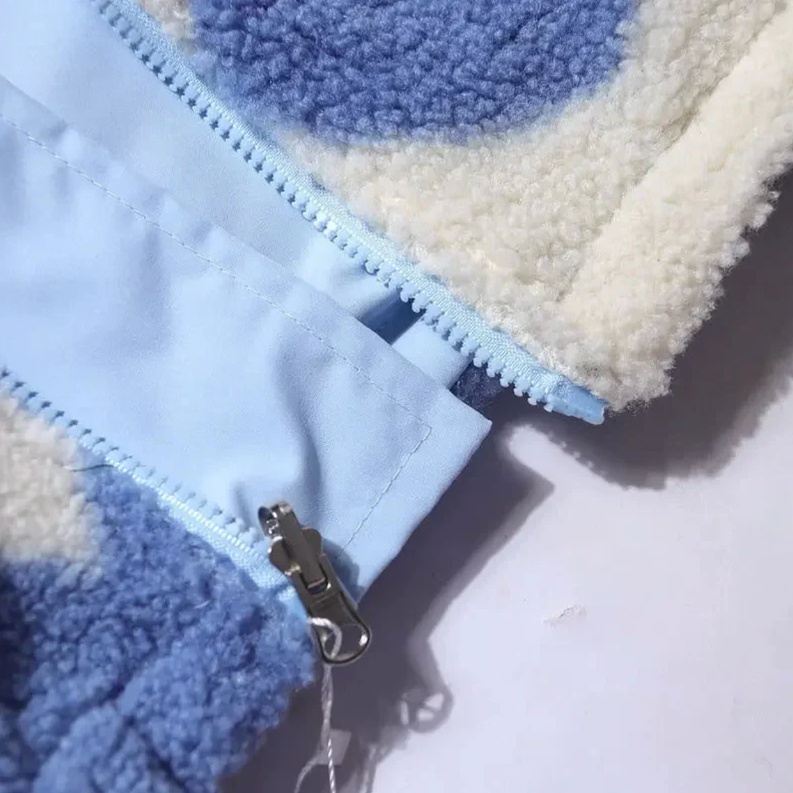 Liva – Zachte Omkeerbare Teddy Jas met Hartjes (2-in-1 Look)