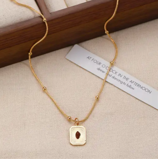 Sunstone Elegance - Goudkleurige ketting met hanger (5 stijlen)