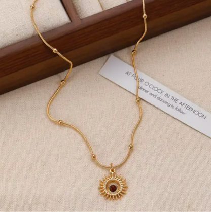 Sunstone Elegance - Goudkleurige ketting met hanger (5 stijlen)